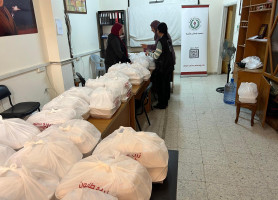 جمعية النجدة الاجتماعية لتنمية المرأة &ndash; فرع طولكرم تواصل توزيع وجبات الإفطار للنازحين والمحتاجين لليوم الثالث