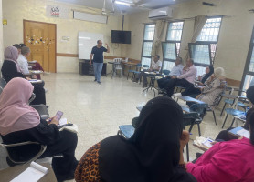 لقاء تدريبي بعنوان (تعزيز الشفافية والمساءلة والنزاهة في تقديم المساعدات الانسانية والخدمات العامة  )
