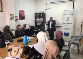 ورشتي توعية للنساء المستفيدات من التحويلات الطبية