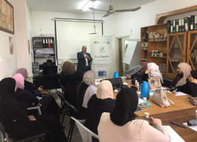 ورشتي توعية للنساء المستفيدات من التحويلات الطبية