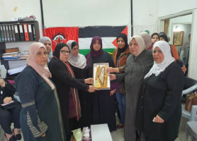 الاتحاد العام للمراه الفلسطينية في محافظة طولكرم واتحاد لجان العمل النسائي الفلسطيني تقيم بيت عزاءللمناضلة الوطنية والقائده النسويه الرفيقة لمياء سبوبة في جمعية النجده الاجتماعيه
