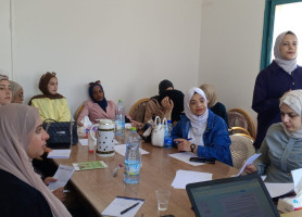 الشابات شريكات في صناعة السلام.. جلسة توعوية حول دور الشابات في حل الصراعات بمحافظة الخليل