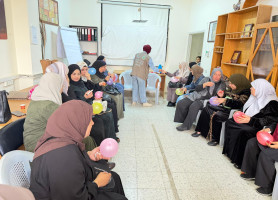 من الألم إلى الأمل: جلسة تفريغ نفسي تعيد للنساء النازحات في طولكرم صوتهن الداخلي