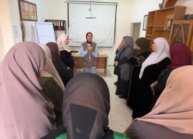 من الألم إلى الأمل: جلسة تفريغ نفسي تعيد للنساء النازحات في طولكرم صوتهن الداخلي