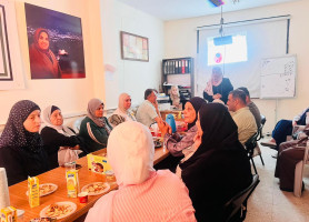 جلسة حوارية حول عدم كفاية توافر الأدوية للأمراض المزمنة في طولكرم