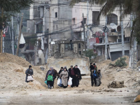 أصوات منسية زمن الإبادة  قصة نزوح وضياع الأحلام والطموح