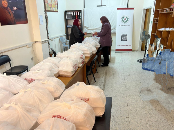 جمعية النجدة الاجتماعية لتنمية المرأة &ndash; فرع طولكرم تواصل توزيع وجبات الإفطار للنازحين والمحتاجين لليوم الثالث