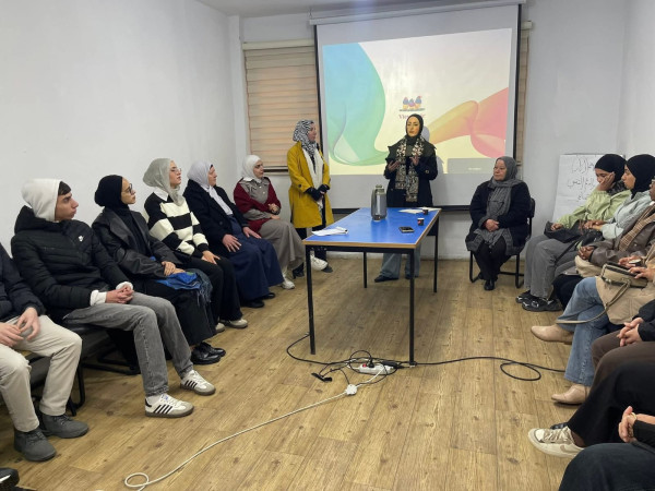 جمعية النجدة الاجتماعية تنظم جلسة استماع شبابية لمناقشة البرنامج السياسي لمنظمة التحرير الفلسطينية في الخليل
