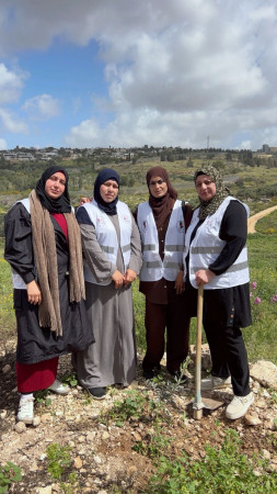 نحن باقون ما بقي الزيتون والزعتر: غرس الزيتون في كفر جمال إحياءً ليوم الأرض