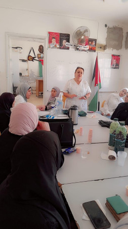 لقاء توعوي حول الأمراض المزمنة في مخيم عقبة جبر